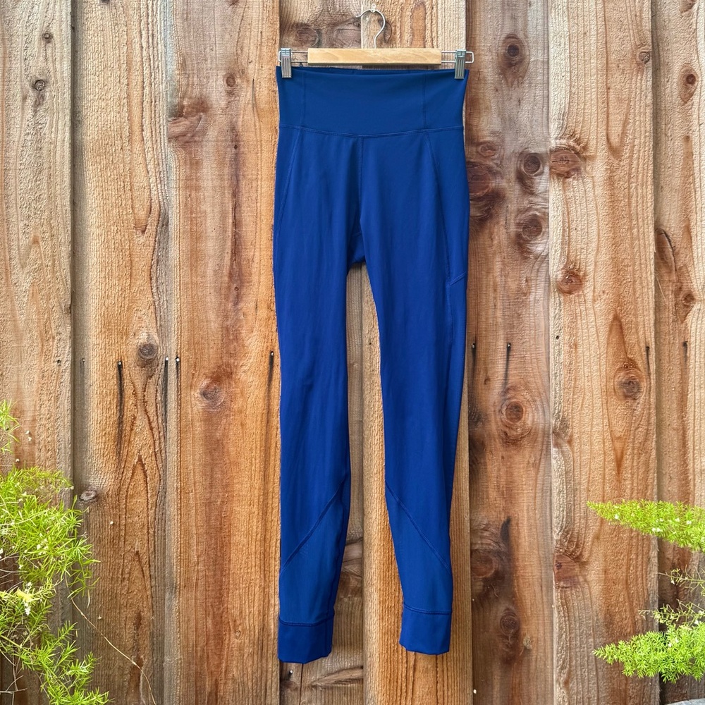 RARE Royal Blue Mesh Panel High Rise Leggings 6 🌿